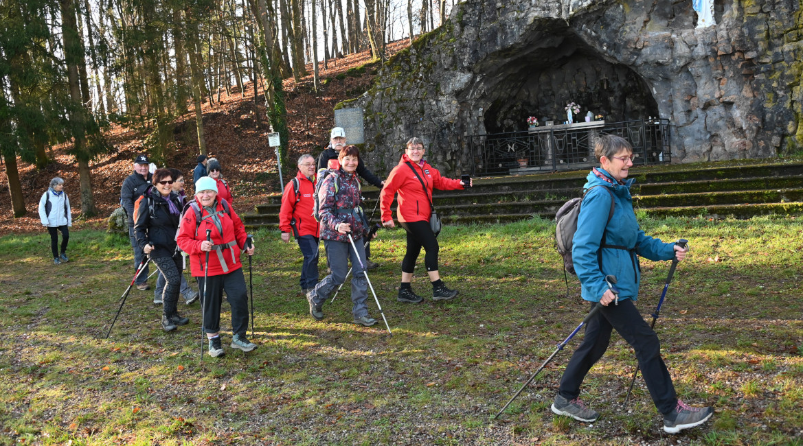 1600 randonneurs sur Sentiers en fête à Hadol